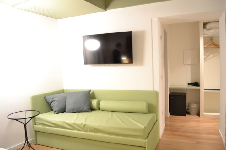 Room 36 of 93