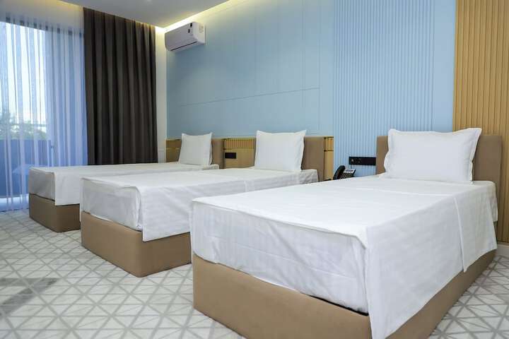 Room 15 of 33