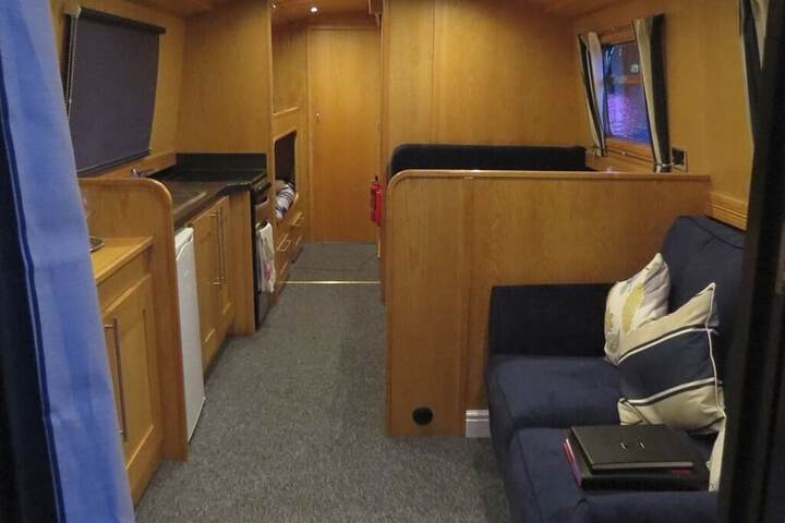 Room 4 of 32