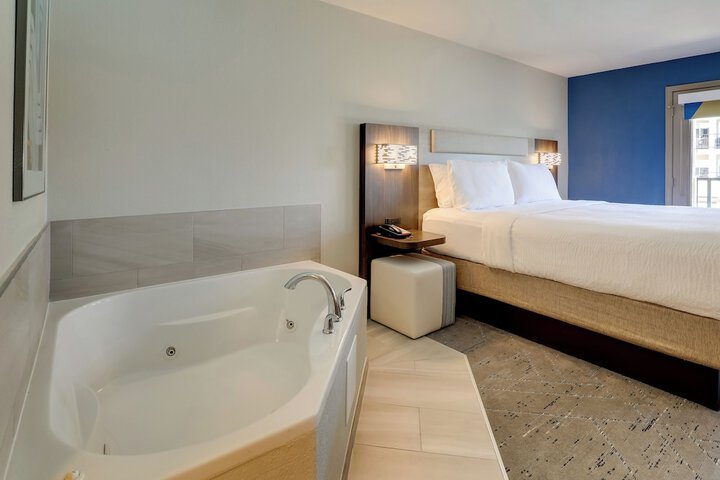 Room 10 of 52