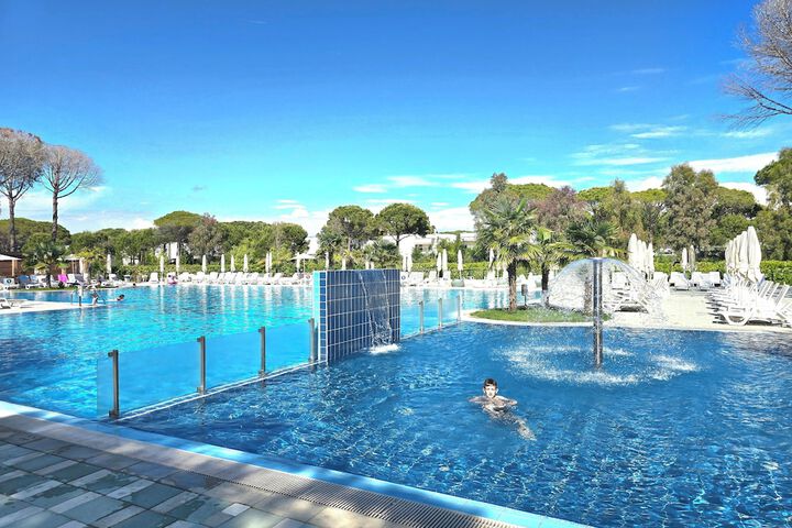 Pool 19 of 28