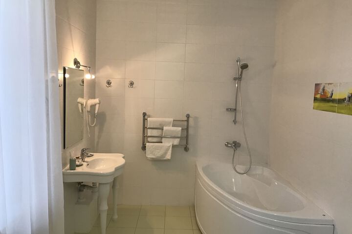 Room 14 of 20