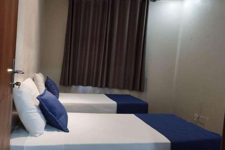 Room 16 of 113