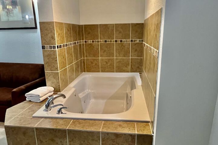 Jetted tub