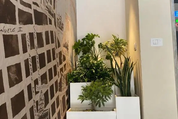 Room 9 of 10
