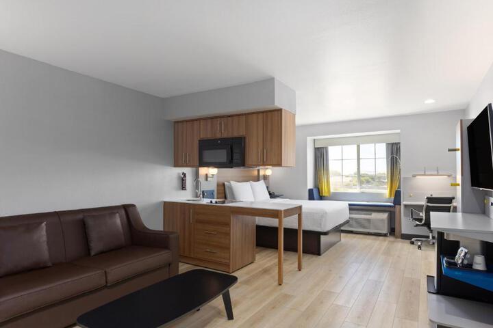 2 Queen Beds (1 of 34)