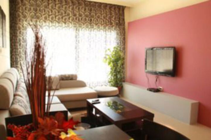 Room 32 of 43