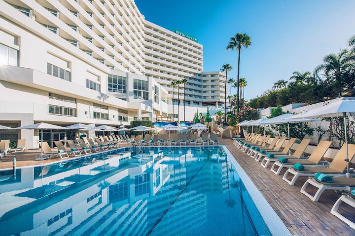 Pool Hotel