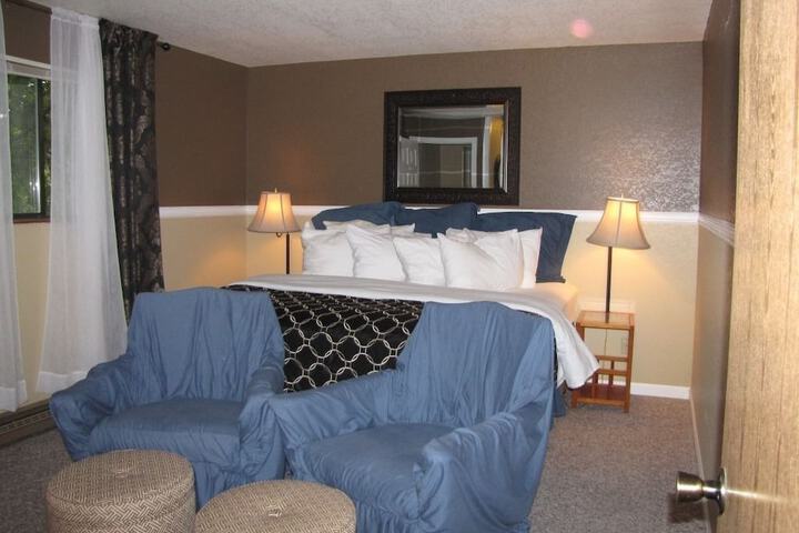 Room 3 of 35