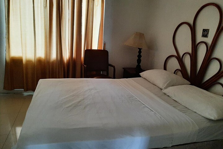 Room 6 of 43