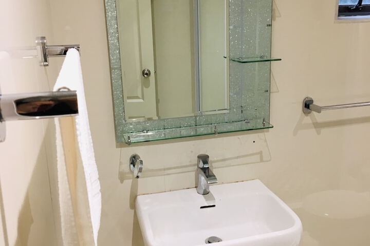 Room 25 of 27