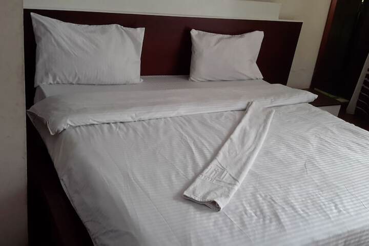 Room 5 of 36