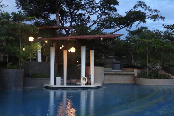 Pool 64 of 112