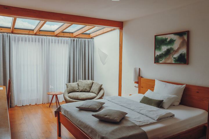 Room 7 of 43