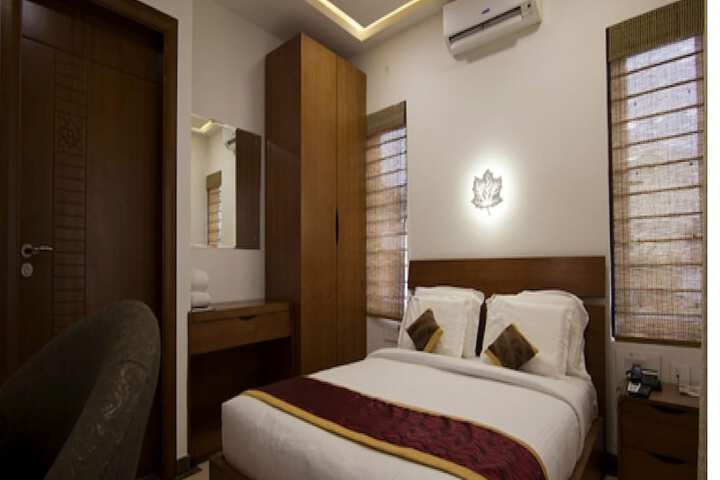 Room 18 of 27