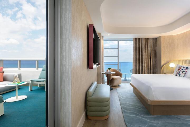 Room 44 of 235
