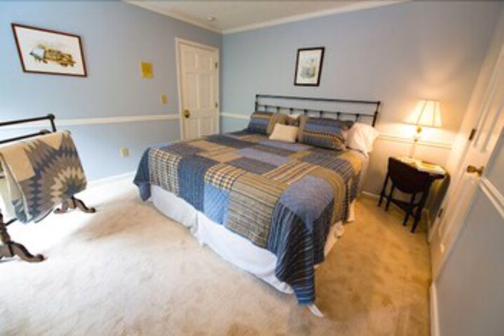 Room 27 of 32