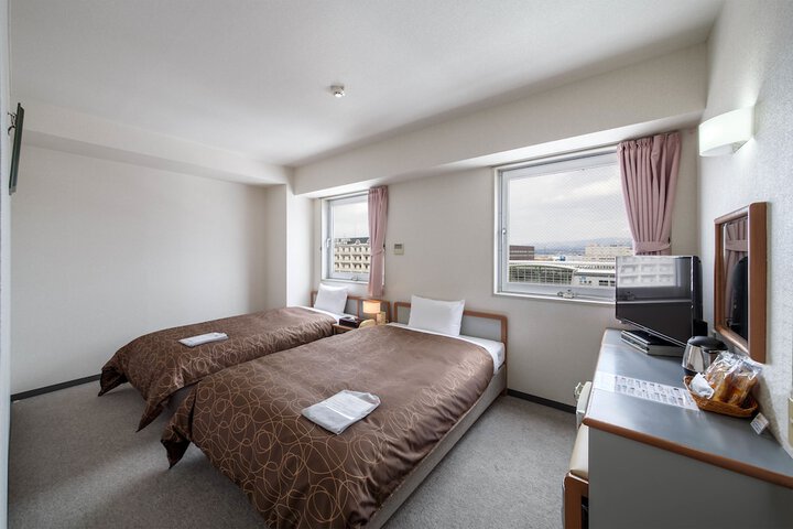 Room 14 of 34