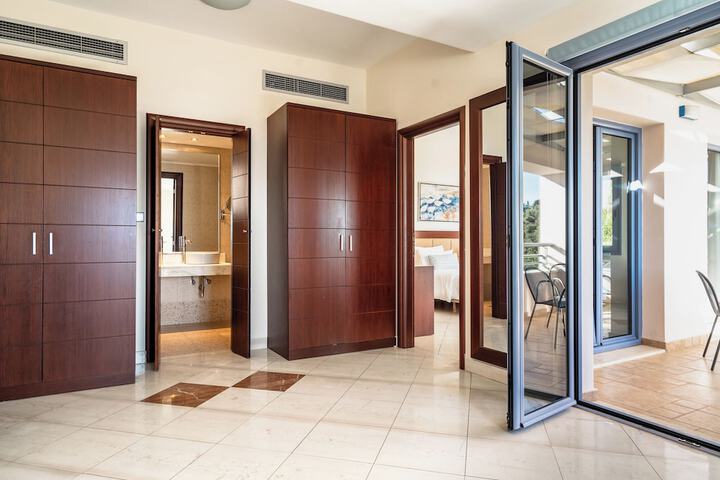 Room 21 of 110