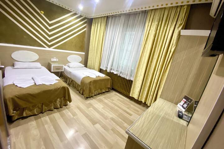 Room 28 of 61