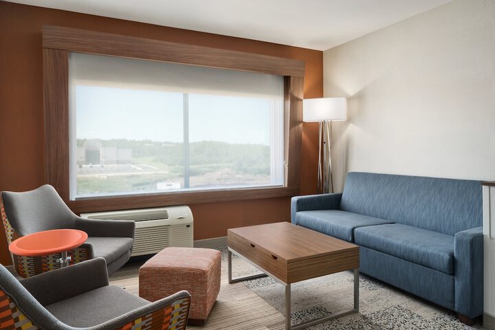 1 King Suite (2 of 4)