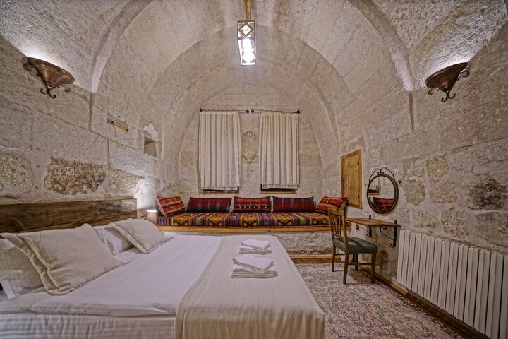 Room 5 of 68
