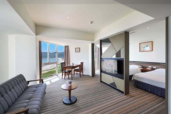 Room 15 of 38