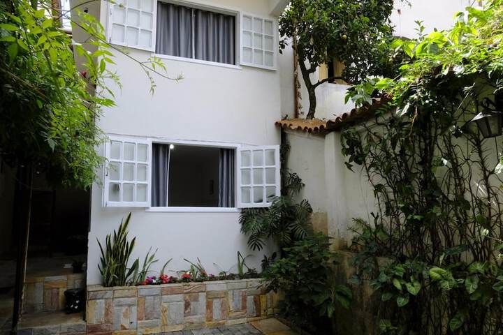 Hotel Exterior 27 of 28