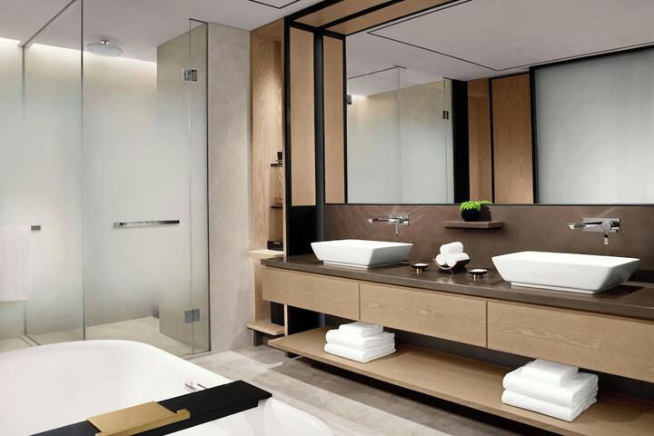 Room 45 of 122