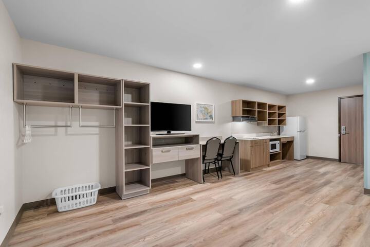 Room 18 of 35