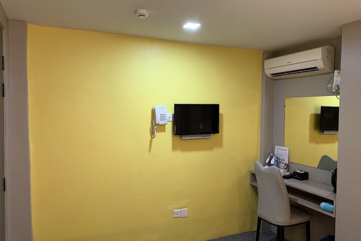 Room 32 of 58