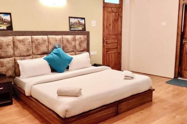 Room 2 of 21
