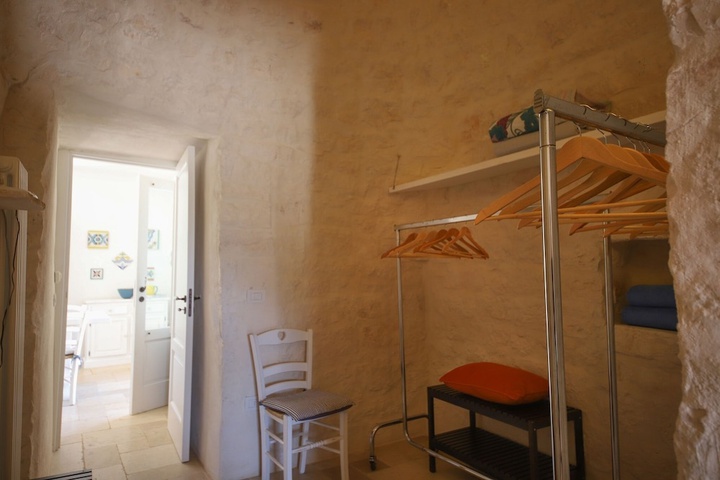 Room 2 of 16