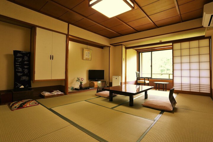 Room 5 of 36