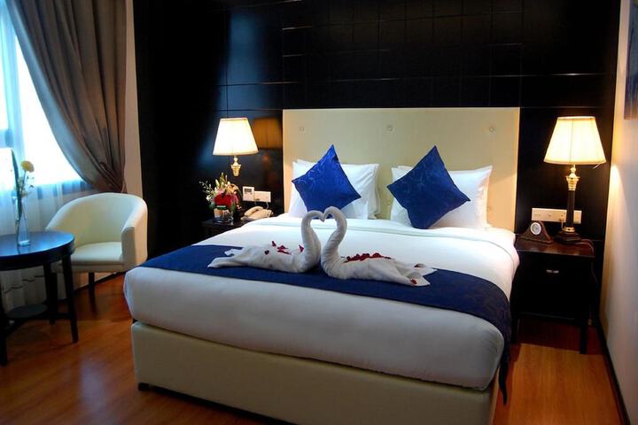 Room 12 of 62
