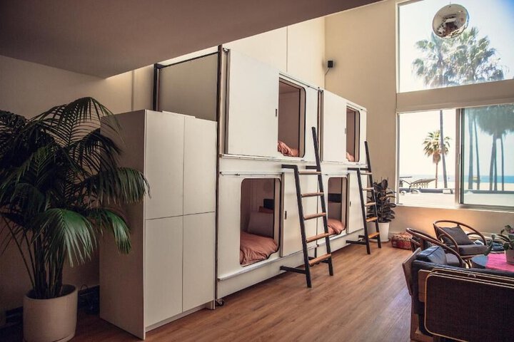 Room 3 of 37