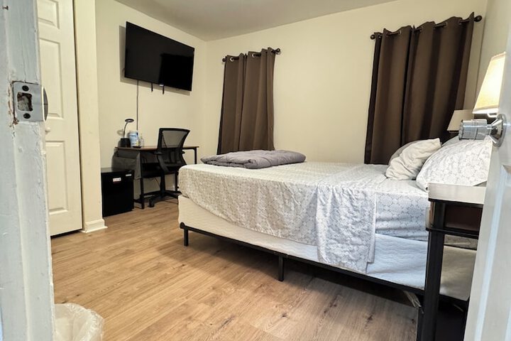 Room 5 of 24