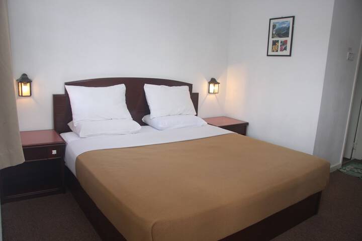 Room 4 of 58