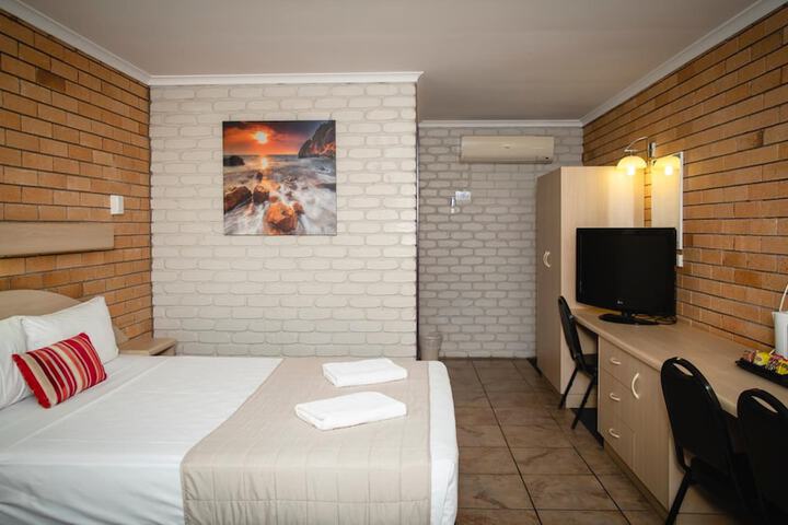 Room 8 of 46