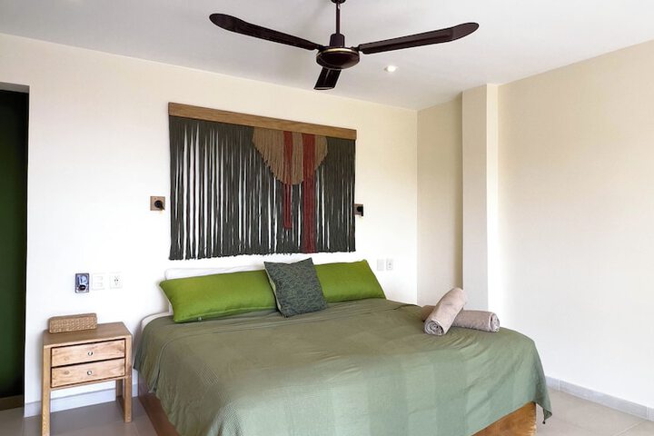 Room 2 of 31