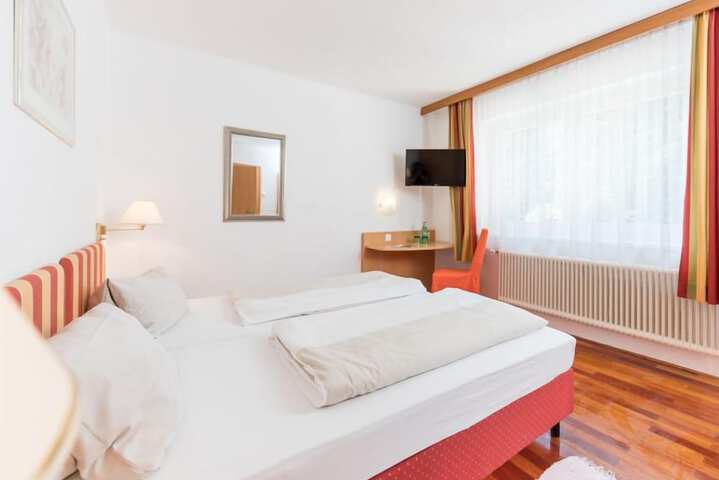 Room 4 of 45
