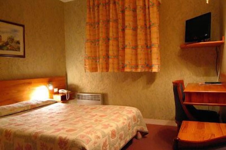 Room 10 of 39