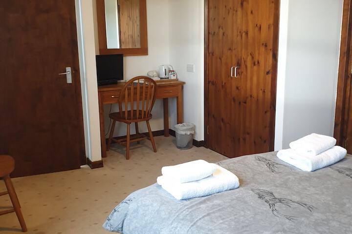 Room 17 of 38