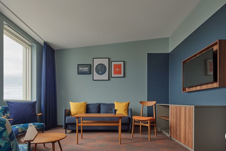 Room 21 of 53