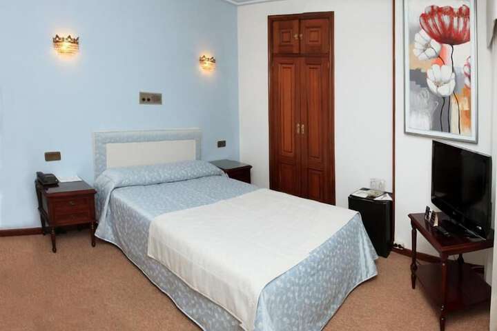Room 21 of 43