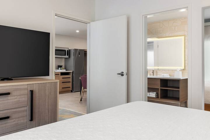 Room 7 of 43