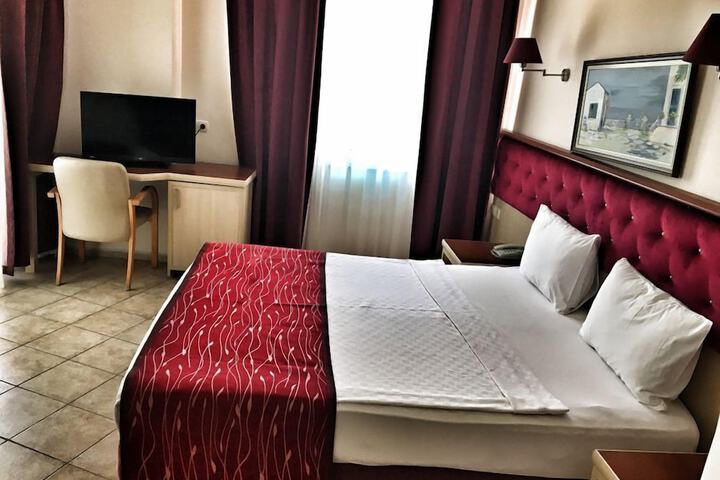 Room 9 of 27