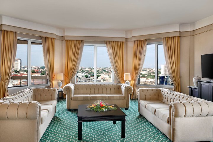 Room 27 of 81