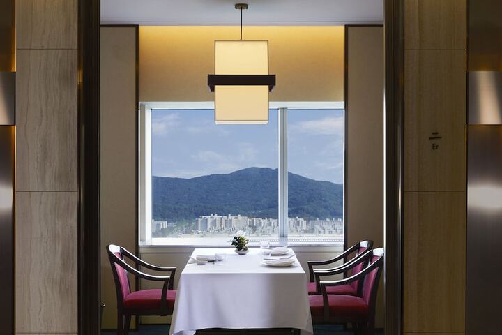 Dining 89 of 147