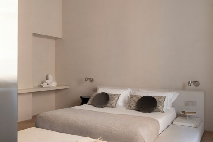Room 35 of 60